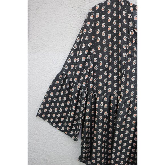 Sunday in Brooklyn 3/4 Bell Sleeve Dark Floral Tunic-Size Medium-Whimsigoth - Picture 6 of 12